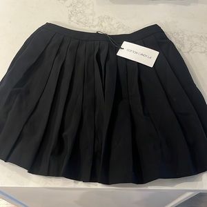 Black pleated skirt